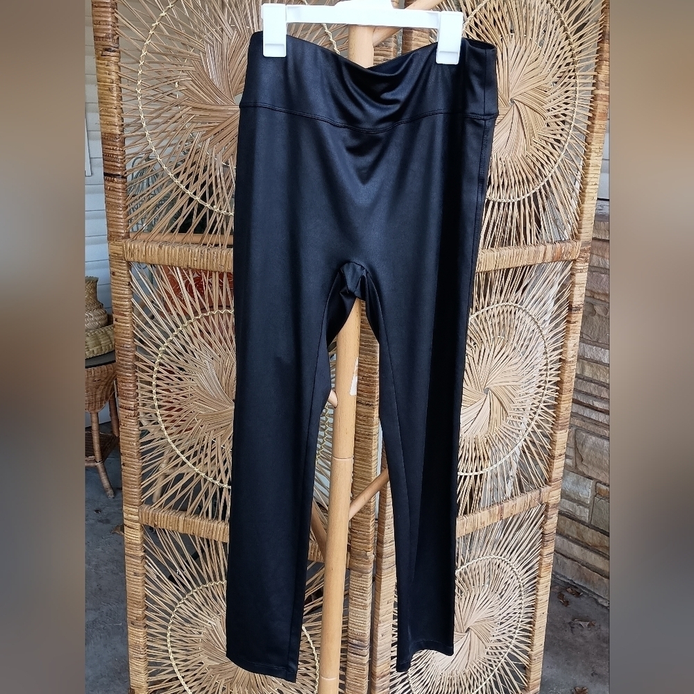 Philosophy Black Faux Leather Shiney Look Leggings_Large